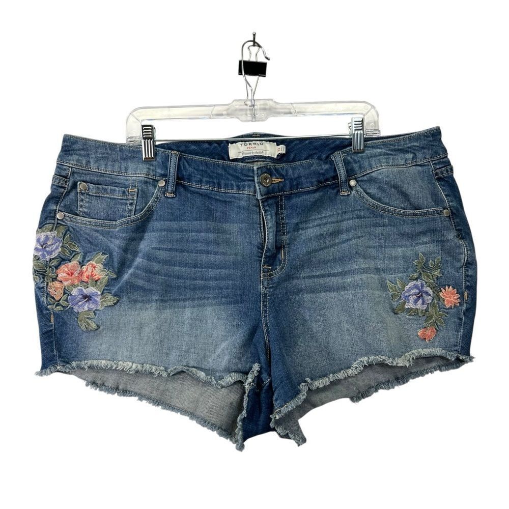 Sz 22 Torrid Floral Embroidered Raw Hem Denim Jean Shorts